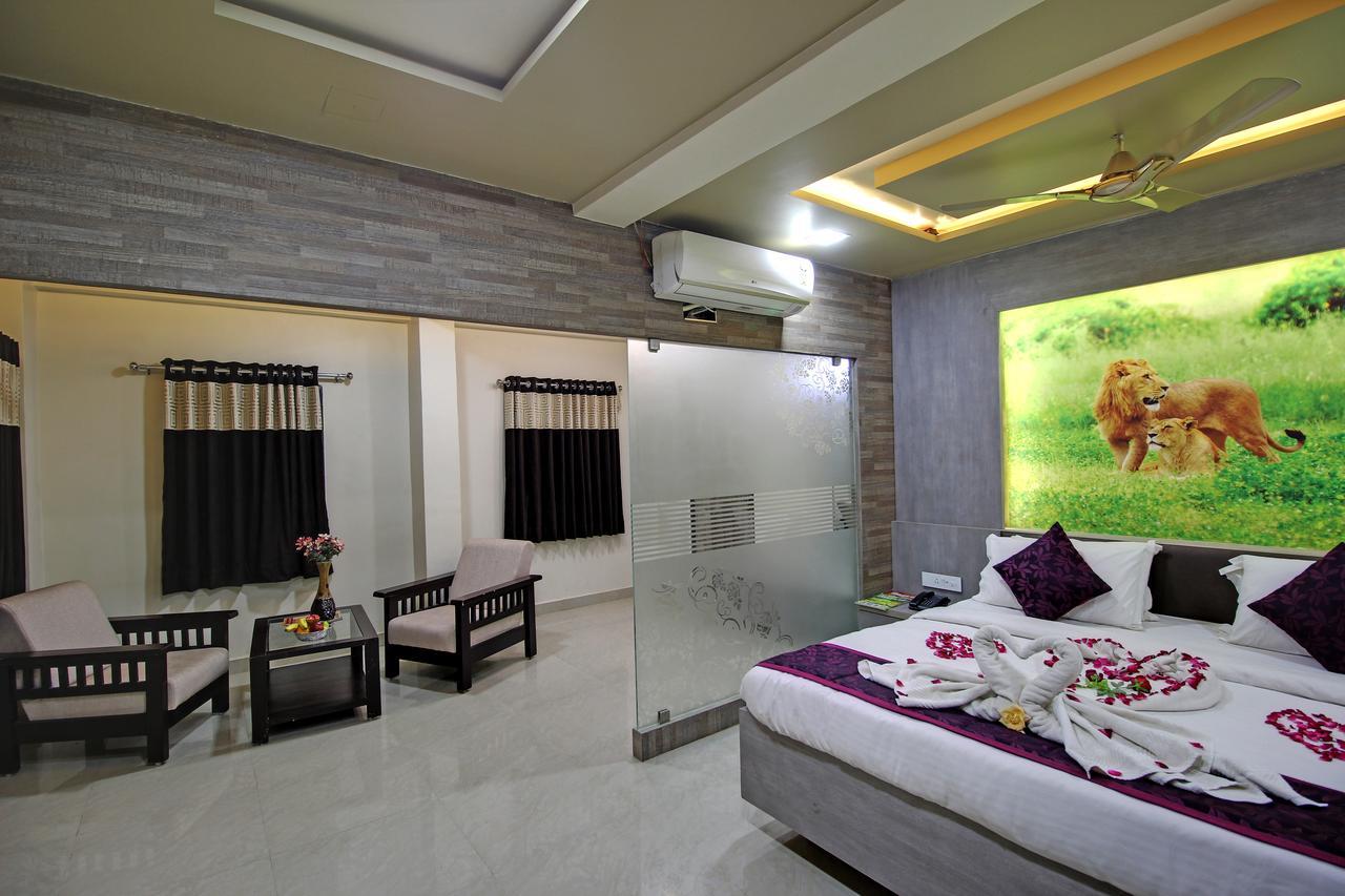 Daksh Hotel And Restaurant Talala Exterior photo